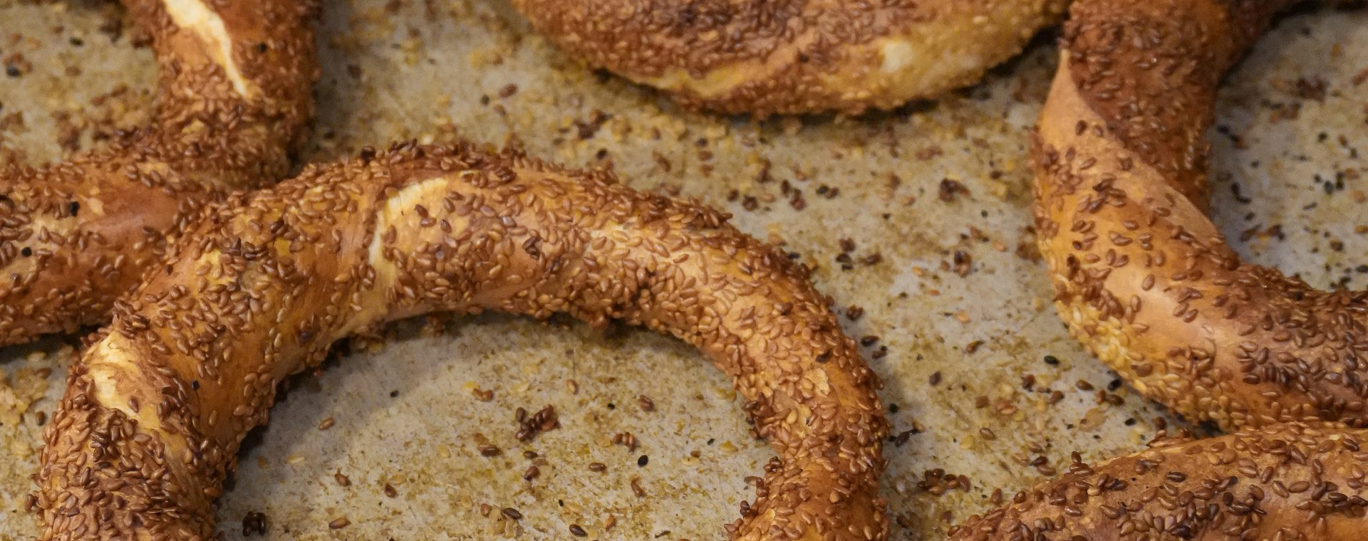 Tezgâhta simit tepsisi